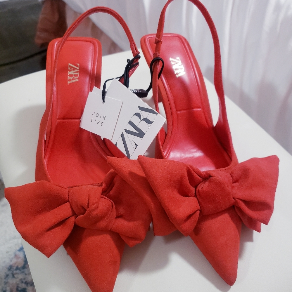 Zara Red Suede shoe with bow